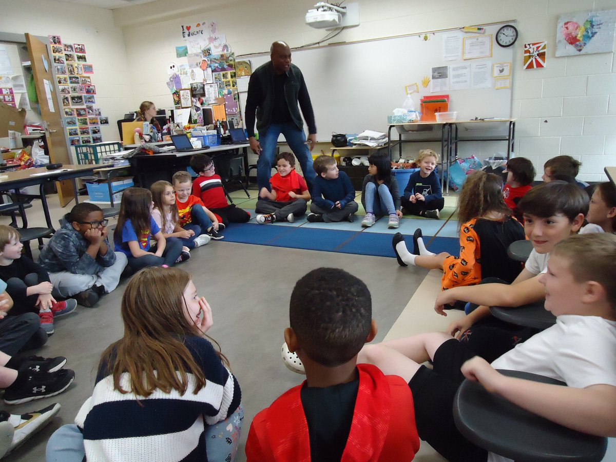 fmteducare's tweet photo. Mr. T. R. Dunn visited and did a few kindness exercises with us 🦸♀️🦸♂️ #KindnessIsASuperPower #4thirTEEN #IAmLoved #SayNiceThings #LightEachOtherUp #ExcellentMessage ❤️❤️❤️ #ThankYouTR #FallBreak2023 https://t.co/XyQSvnPmi4