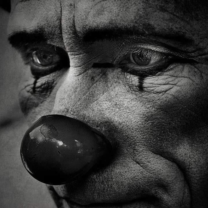 apenas_favela's tweet photo. Nunca se arrependa de ter um bom coração, tudo que é bom volta multiplicado, e quem age na maldade sempre é cobrado pela vida... https://t.co/WLuF0svK2Q