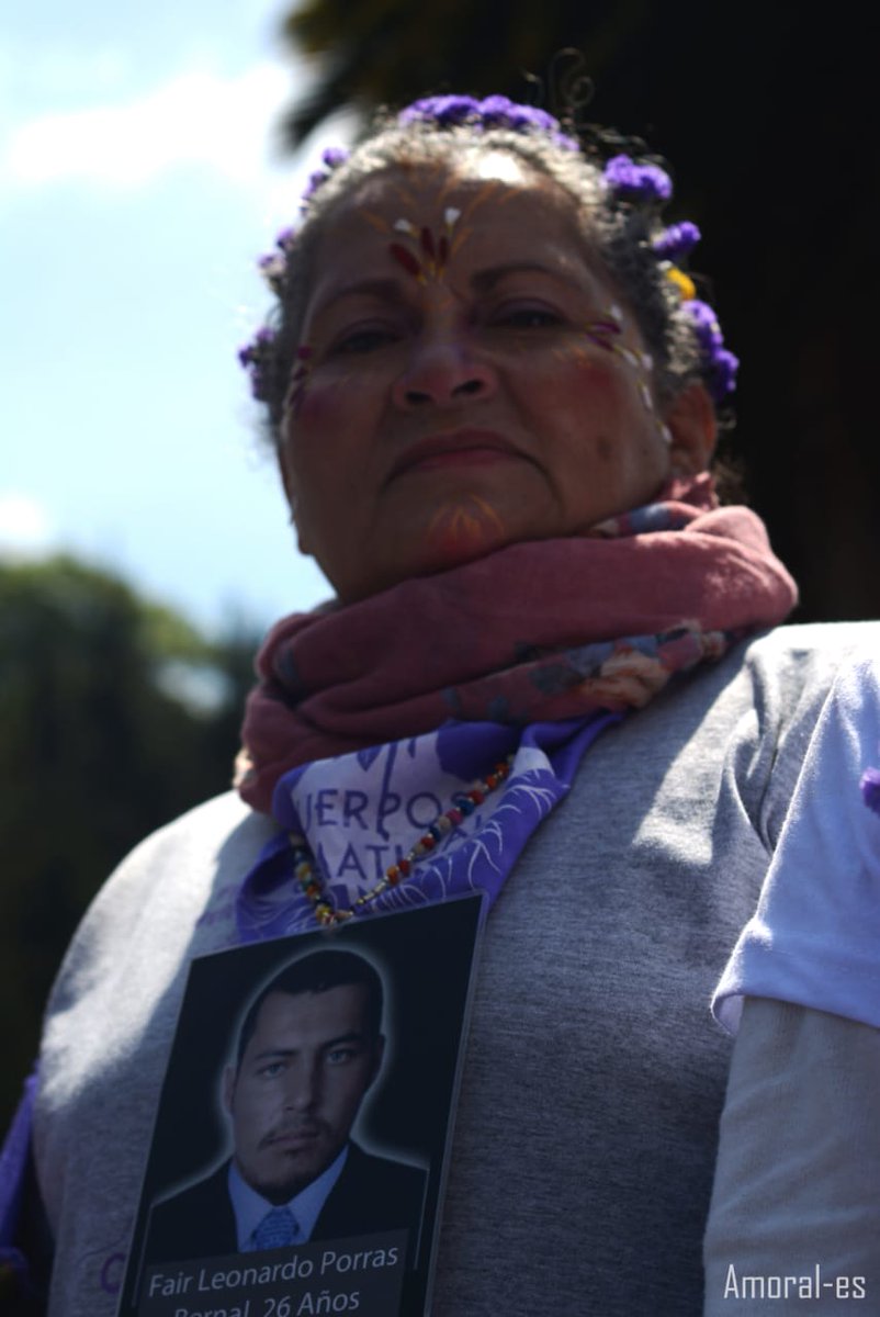 Antes, durante y después de la operación Orión ha ido creciendo en la misma comuna 13 una montaña: la Escombrera, lugar para arrojar desperdicios de materiales de la ciudad, a su vez se constituye la fosa común más grande del país, sirvió para ocultar y sepultar los cuerpos.