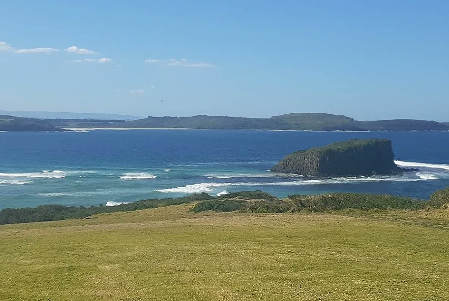 KennedCafe's tweet photo. Blessed with some pleasant, sunny weather in Minnamurra - and capturing some stunning views, on a bicycle ride around the headland and river https://t.co/tYE92wQuWg