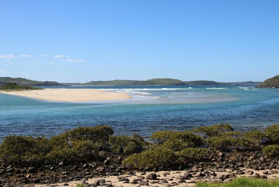 KennedCafe's tweet photo. Blessed with some pleasant, sunny weather in Minnamurra - and capturing some stunning views, on a bicycle ride around the headland and river https://t.co/tYE92wQuWg