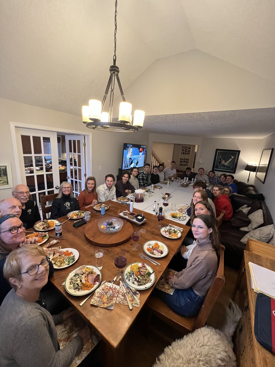 wloobourque's tweet photo. Long tradition of Lisa and I inviting out of town player over for Thanksgiving Dinner. Lots of fun. https://t.co/mFcdt0cmXJ