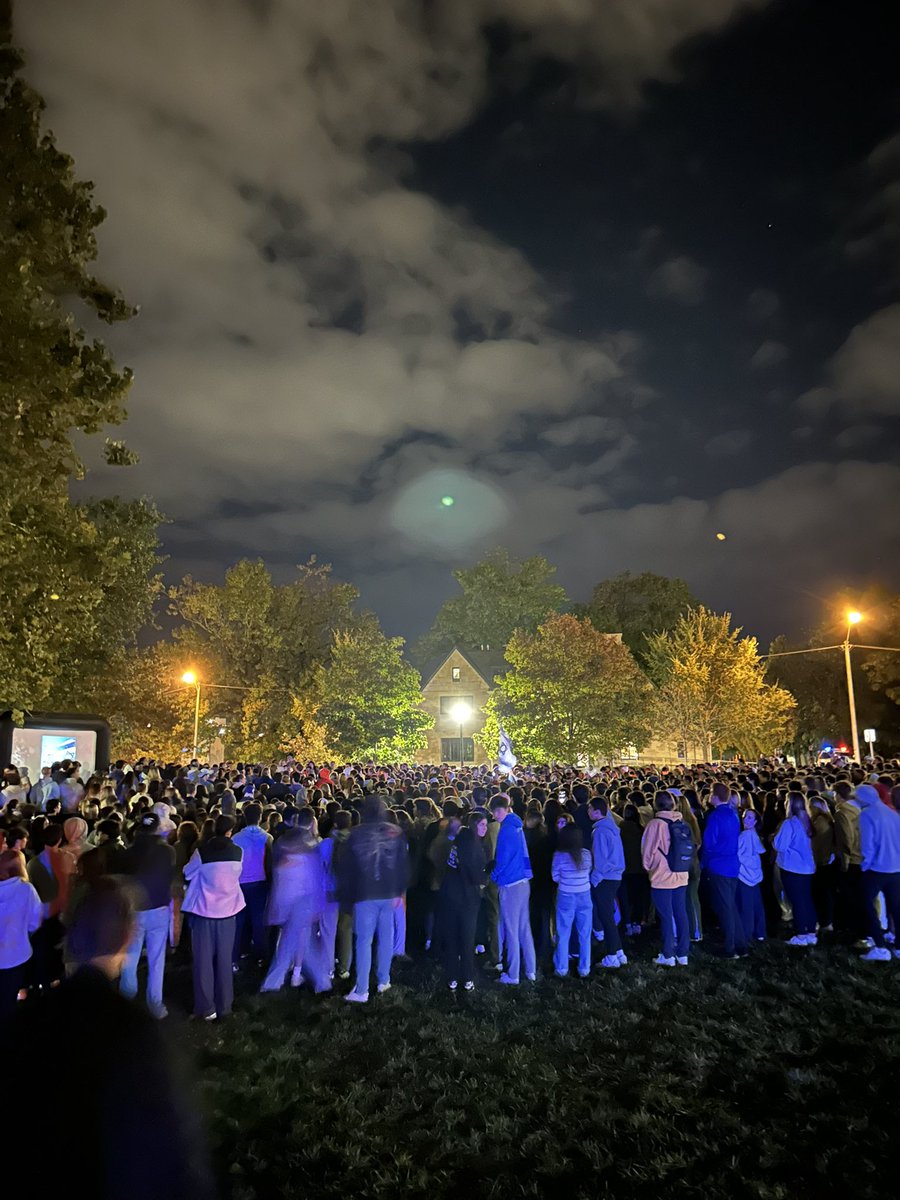 stef_journalism's tweet photo. A crowd of thousands descended on Dunn Meadow on the campus of Indiana University in Bloomington, in support of the Israeli cause in the wake of the recent terrorist attacks in the country. 
#Israel #Gaza #Israel_under_attack https://t.co/0NM2i3f8eW