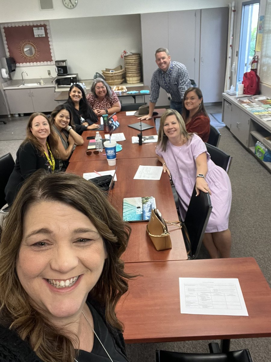 LHCSDEarlyLearn's tweet image. Enjoyed our @lahabraschools admin PLC getting the opportunity to tour @elcerritolhcsd and seeing all of the math problem solving in action. Great job, Scotties! #LearningWalk #PLC #Leading