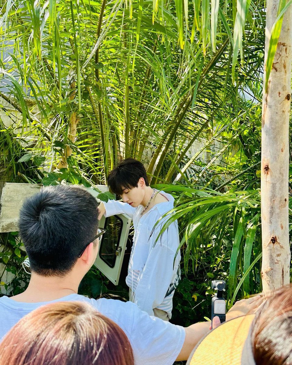 elf_hasu's tweet photo. 2023.02 Phuket🌴 #은혁 #eunhyuk  IG 231010 https://t.co/WJTHWUHmGR