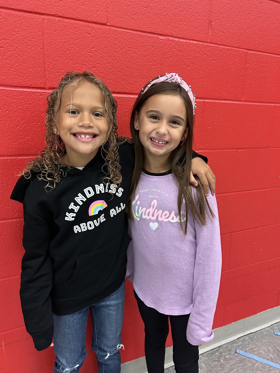 BluffsviewElem's tweet photo. What a great reminder for the week! Thanks, Bears ๐ป ๐๐ป! #kindnessmatters #kindnessaboveall #kindnesstoall #kindnesstoyourself #itsworthit https://t.co/viCZYdJuHH