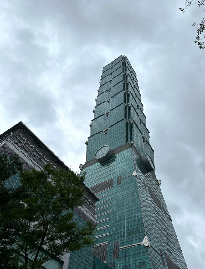 Raya2500's tweet photo. The 101 Observation deck 💕 https://t.co/4Wb5G5Hvrp