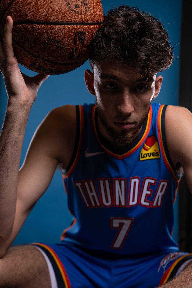 Chet Holmgren’s NBA 1st Half DEBUT

21 points
9 rebounds
1 block
1 assist 
7/10 FGA
2/2 3PA
5/7 FTA

SPECIAL. 🦄