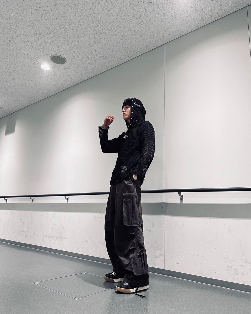 His unostentatious style proffered an invitation to embrace the beauty encapsulated within life's unembellished instants. ⊹ ִ ᣞ