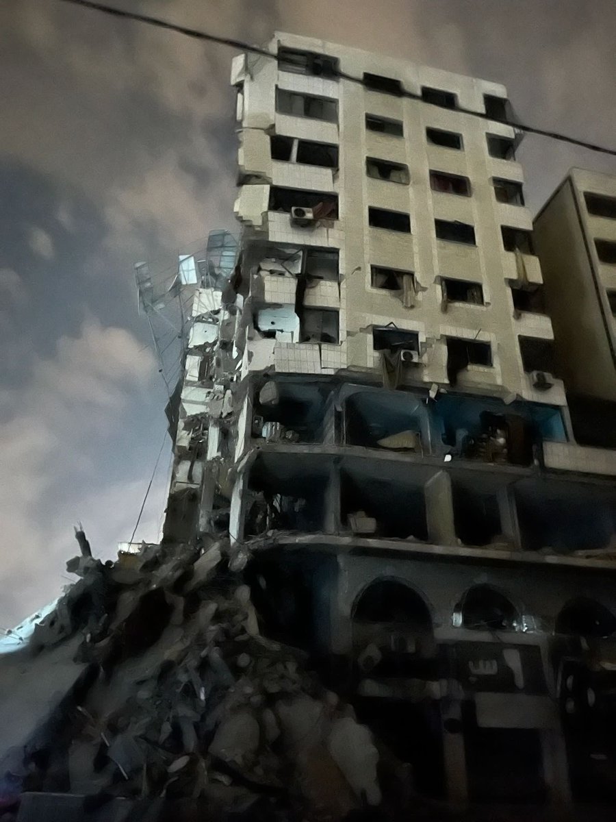 Hamadaalashi's tweet photo. اللهم اجرنا في مصيبتنا واخلف لنا خيرا منها
الله يعوضنا بالخير يااااارب حسبنا الله ونعم الوكيل
قُصف البيت💔 https://t.co/E3R3Uc2T6z