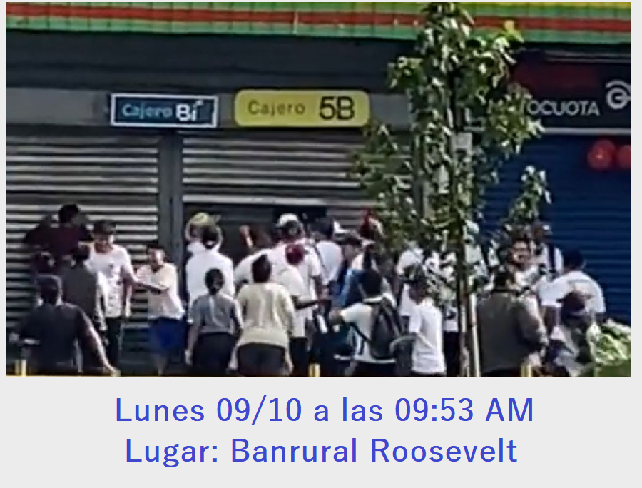 Nahual_Social's tweet photo. 🚨#UltimaHora🚨

Vean las siguientes dos imágenes que analizamos: 

[1] Muestra a los "infiltrados" de hoy lunes a las 09:53 hrs en la roosevelt, específicamente atacaron el Banrural y otros comercios. 

[2] Muestra a los "infiltrados" hoy a las 18:16 hrs en la plaza central, quienes inician los ataques contra los PNC.

Si a este punto no lo ha notado, se lo explicamos: 

a. El grupo de la mañana en su mayoría visten playeras blancas

b. El grupo de la noche, en su mayoría igual visten playeras blancas, algunos las taparon con sudaderas y sweters, pero siguen siendo de playeras blancas. Y ahora utilizaban mascaras blancas para cubrir sus rostros. 

Será una coincidencia que en muchos mercados ayer con megáfonos pedían que las personas que manifestaren hoy lo hicieran con playeras blancas. Recordemos que la administración de mercados esta ligada a la administración de la Muni y de Quiñones, quien hoy se presto a fingir la toma de las instalaciones de lo de coy. 

No se deje engañar, todo esto sigue siendo una componenda del @GuatemalaGob el @MPguatemala y su estructura de golpistas.