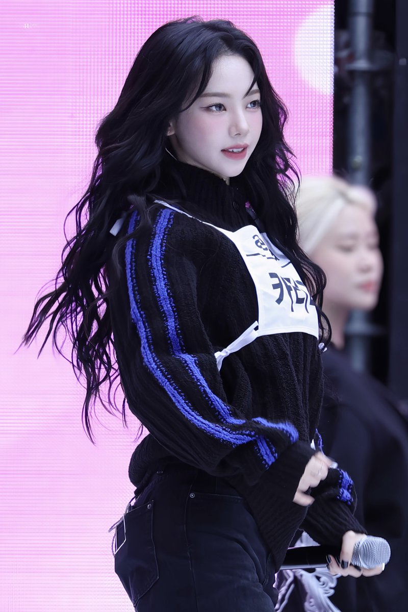 4U411U's tweet photo. 231008
🩵

#KARINA #카리나 #aespa #에스파 https://t.co/I0WDYtBTPP