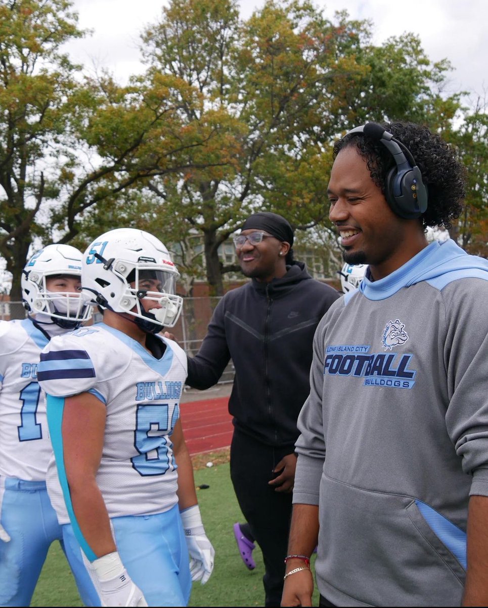 rjustin466's tweet photo. Mid season high light tape worth the watch.🏈🏈
@CoachG_LIC 

https://t.co/wO6gjrI5z0 https://t.co/kfGEp28FCb
