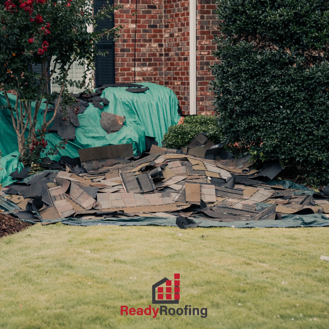 🔨Roof replacement is considered major construction and can get messy and loud. Ready Roofing makes sure your property is protected. We cover bushes, decks, sidewalks and any other appropriate items on your property. 
.
.
.
#readyroofing #cleanup #protectwhatmatters #chooseloc...