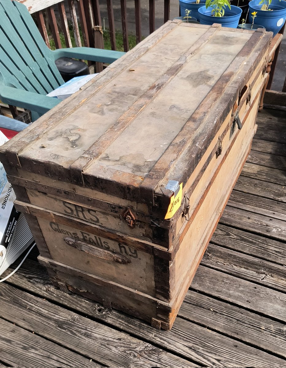 adklpl's tweet photo. Seneca Ray Stoddard's Steamer Trunk Discovered!
See our Facebook page/groups for details! 🌲
#senecaraystoddard #adkhistory 
#adklpl #alpl #adkef #adklife 
#adirondacks #northernnewyork 
#northcountry #locationalpl https://t.co/V5TGcgTnyJ