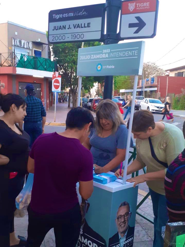 DanielNunez1960's tweet photo. Hoy la militancia de #TalarCentro #LaPaloma y #AlteBrown, acercaron las propuestas de nuestro intendente @ZamoraJulio a los vecinos y vecinas de los distintos barrios.
#Sigamos https://t.co/MNKAfHrfj7