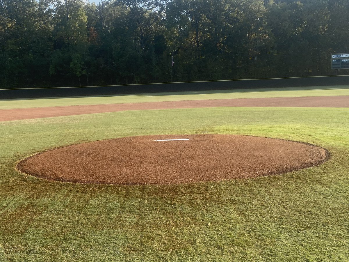 johnnyray24's tweet photo. Touched up @facsbball mound today with #5StarPackingClay Best of luck to Coach @BBennett07 & his Crusader team this year @TurfaceC @Turfaceproducts https://t.co/qHOKKnwwCB