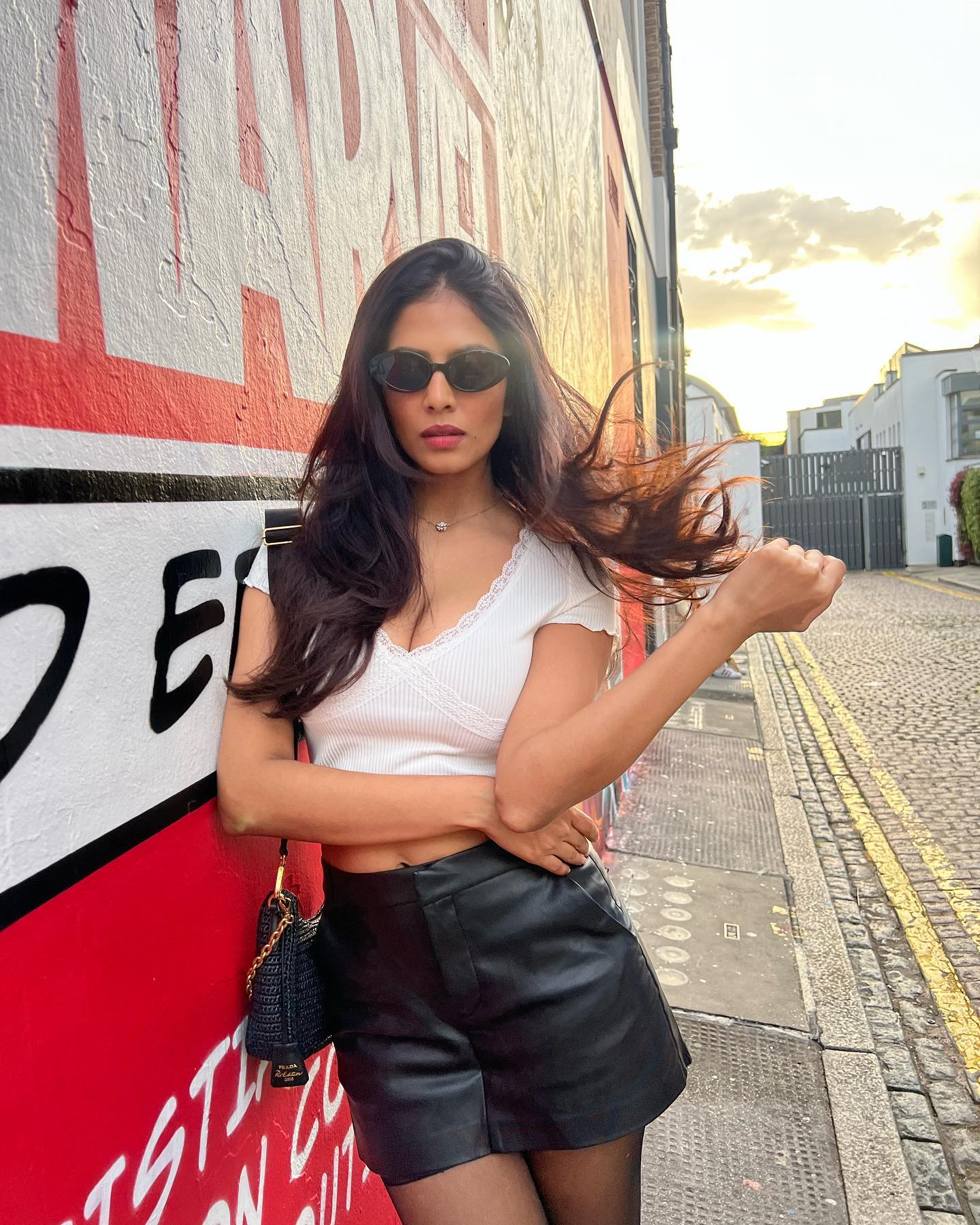 F8Cs_z-agAAy0oh?format=jpg&name=large