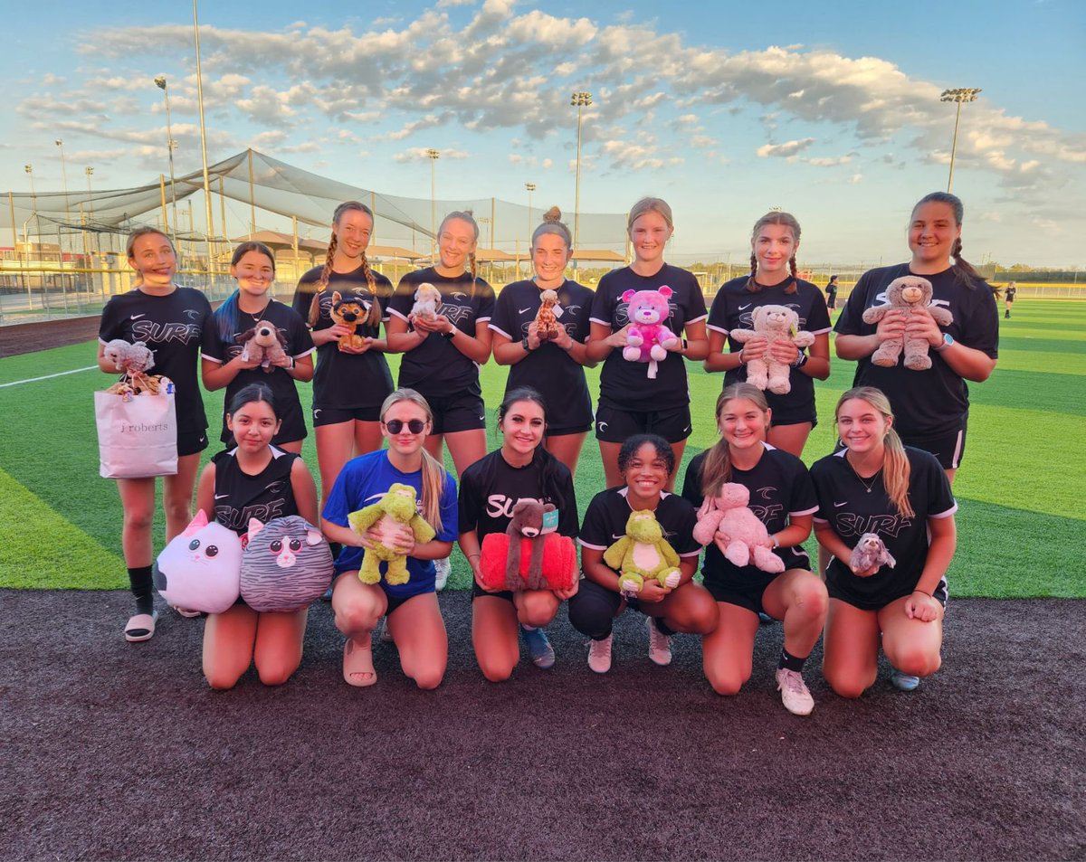 DSEast05_06's tweet photo. If there’s 1 thing we’re gonna do, it’s give back! So when we👂🏾Plano &amp; Dallas Children’s hospitals ran out of🧸🧸we filled a wagon in hopes of spreading some 🩷&amp; comfort to kids who aren’t feeling their best. Little sisters 11/12G joined in as well! Such big hearts ❤️ #RELENTLESS https://t.co/1EIrlyev6w