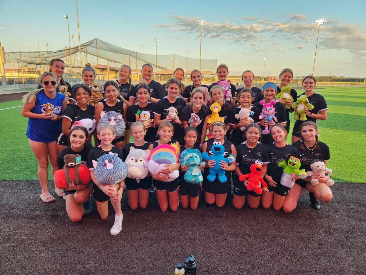 DSEast05_06's tweet photo. If there’s 1 thing we’re gonna do, it’s give back! So when we👂🏾Plano &amp; Dallas Children’s hospitals ran out of🧸🧸we filled a wagon in hopes of spreading some 🩷&amp; comfort to kids who aren’t feeling their best. Little sisters 11/12G joined in as well! Such big hearts ❤️ #RELENTLESS https://t.co/1EIrlyev6w