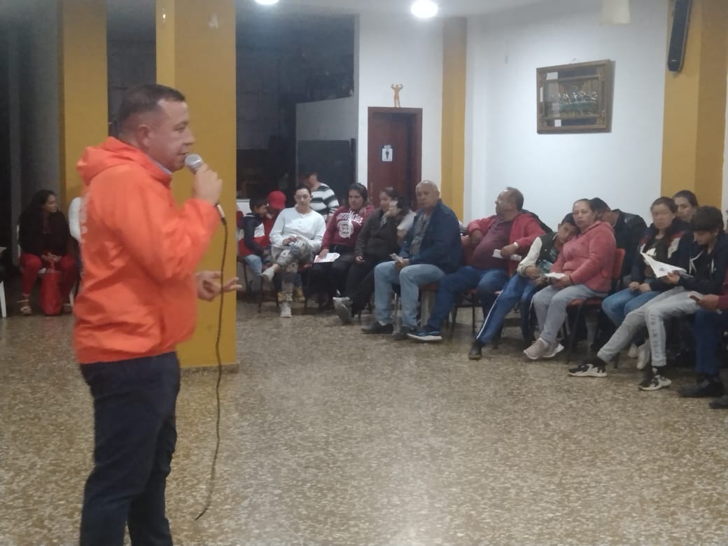 lenninolarte's tweet photo. #Duitama y su zona centro se unen en una sola voz...

🗣️ @RodrigoRojas GOBERNADOR
®️ https://t.co/u8bEhvK8E9