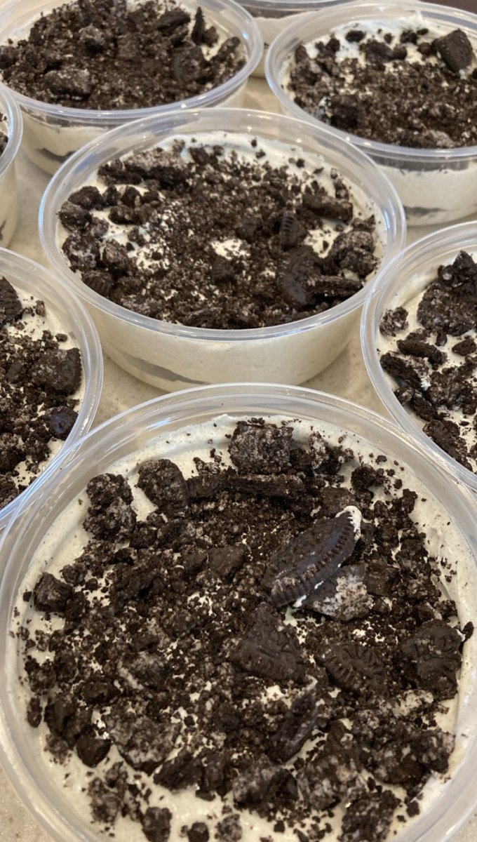 CHYPUDD's tweet photo. #OreoPudding ๐ #OreoCupcakes ๐ง
#Oreo #Chocolate ๐ซ #Pudding
#Cupcakes #Dessert ๐ค๐ค https://t.co/V2jtEypSuB