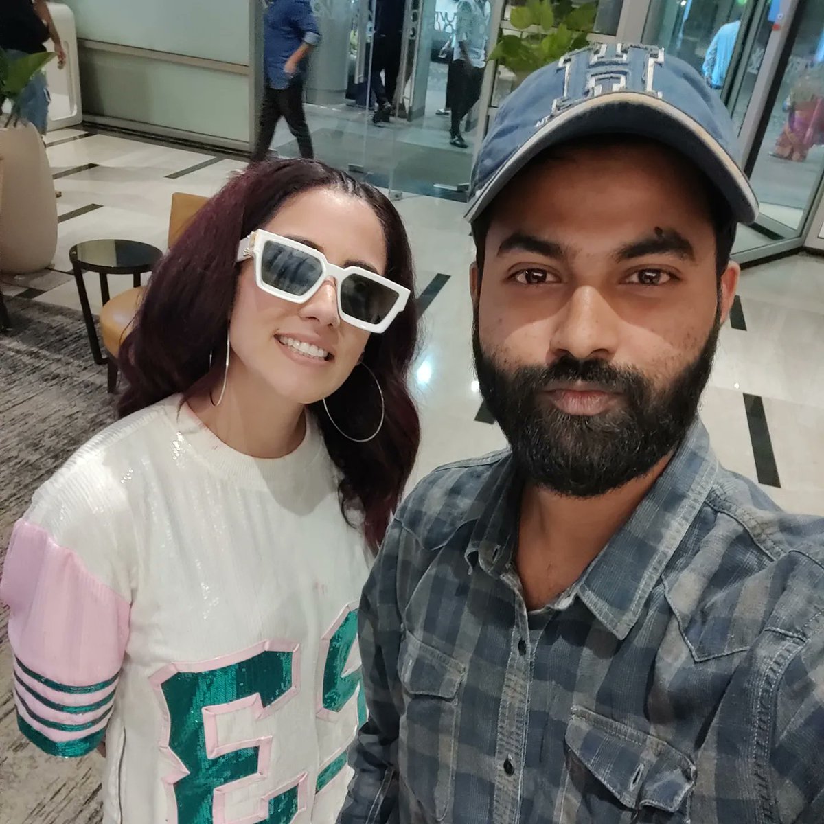 habeeb_taha's tweet photo. Successful musical performance by #jonitagandhi #hyderabad https://t.co/I1pC3uHV0Z