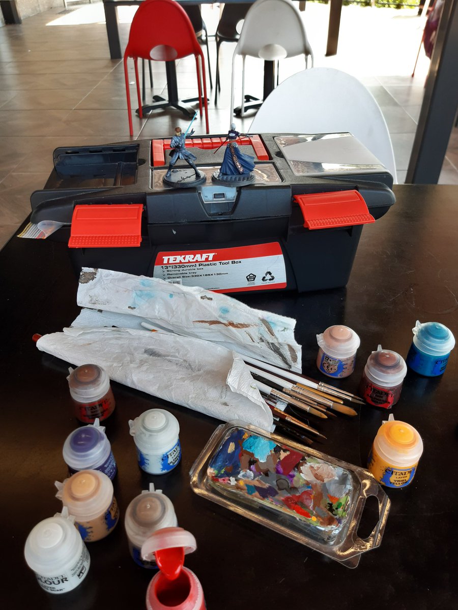 DanTheGreatGam1's tweet photo. Painting in a new location today for #LunchHammer. Working on two classic characters. If you havent go back and watch 2d clone wars cartoons they were spectacular https://t.co/f4hTmpqAWT