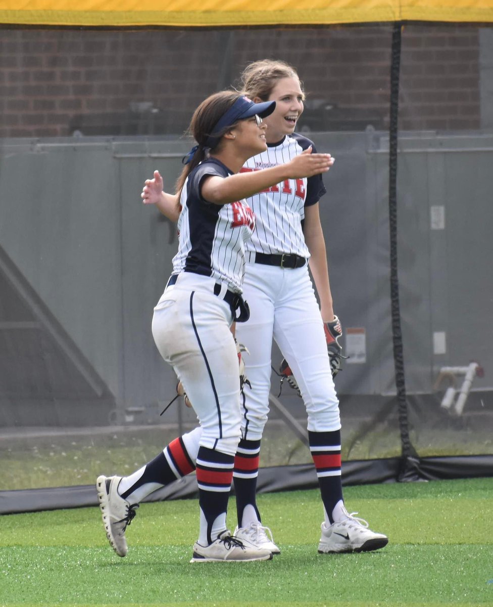 KalliSlade's tweet photo. Had a great, fun weekend at the Crossfire Fall Showcase! #mississippielite @CoachMeeks_PRCC @MGCCCSoftball @marleysims_  @coachjoerankin https://t.co/vJ0cneEpJo