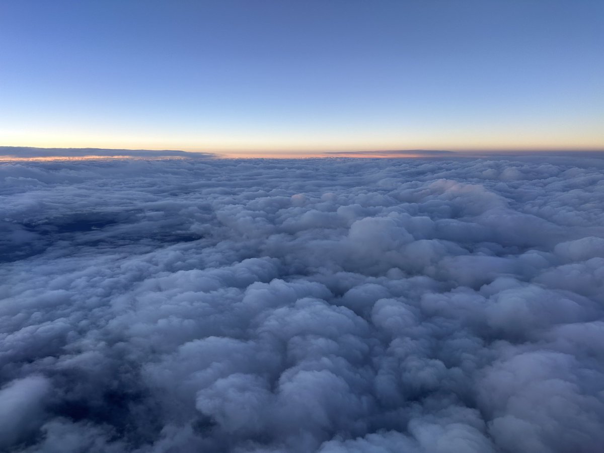 AnuragTechaisle's tweet image. Flying to Las Vegas. Above the clouds for a cloud event. ⁦@OpenText⁩ #OpenTextWorld