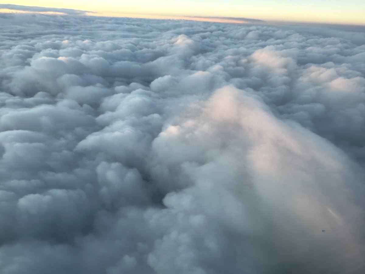 AnuragTechaisle's tweet image. Flying to Las Vegas. Above the clouds for a cloud event. ⁦@OpenText⁩ #OpenTextWorld