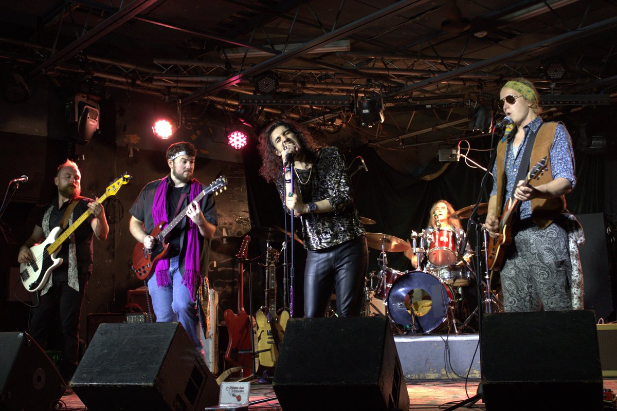 stonednrolling's tweet photo. HAPPY THANKSGIVING FROM STONED AND ROLLING!!!
Here is to everyone having a great long weekend and spending time with friends and family.

Keep an eye out for tomorrows post with details for the next show!

#rocknroll #livemusic #rollingstones #livemusictoronto #Thanksgiving https://t.co/wjkqQ7QwDZ