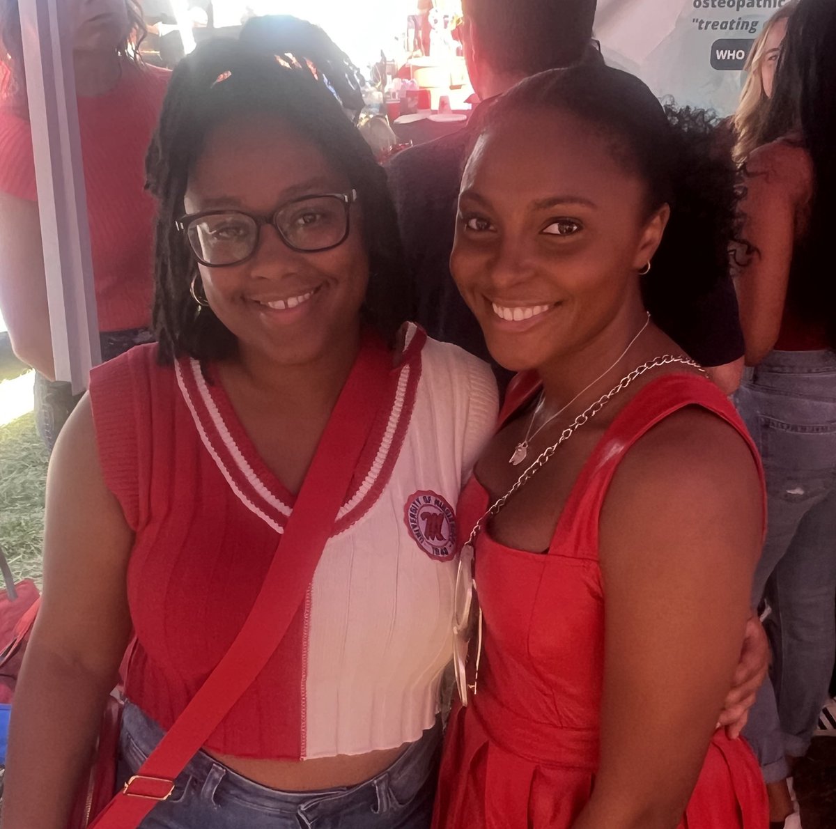 DOsofMOMA's tweet photo. More Captured Moments from Our MOMA Tailgating Event! 🏈 We couldn't resist sharing more snapshots of the fun, camaraderie, and memorable moments that filled the day! 📸 #MOMAtailgate #StudentsofMOMA #DOsofMOMA https://t.co/3e9FgrXPMA