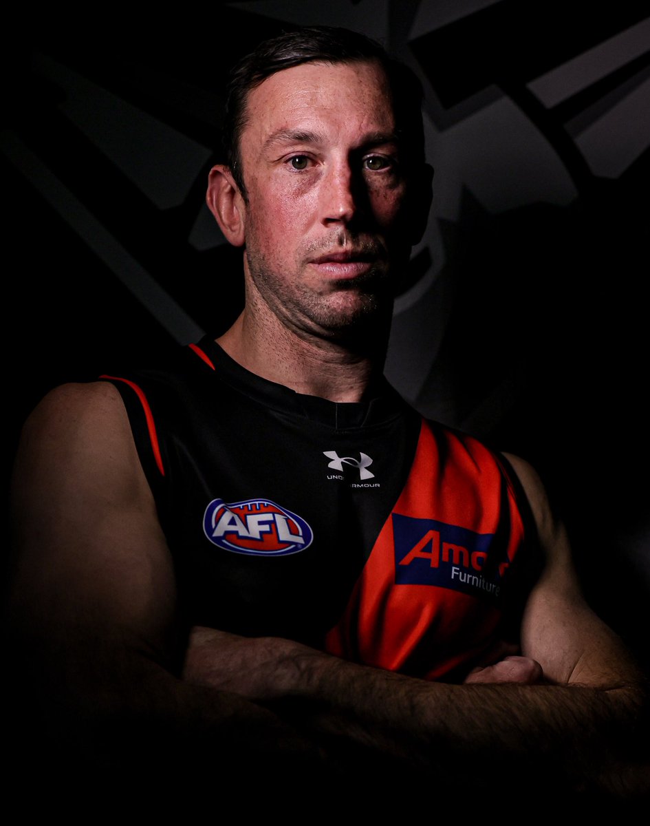 essendonfc's tweet photo. Gold never looked so good in red + black. https://t.co/OjAG6VlkUJ