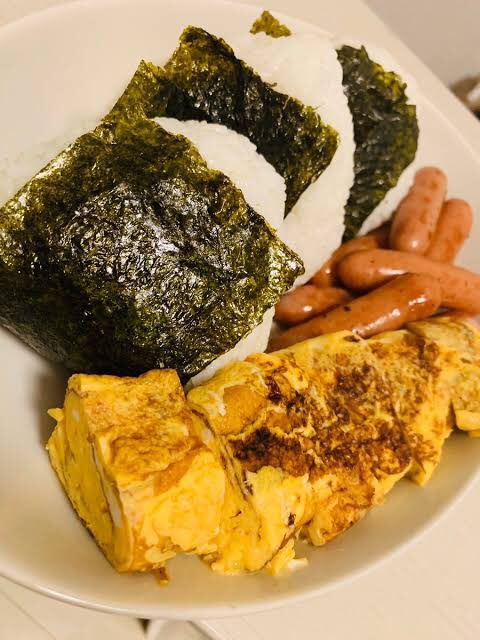 Polmes777's tweet photo. こういうご飯がちょうど良くない？
すんごい食べたくなるときある。 https://t.co/F7wJdmESaW
