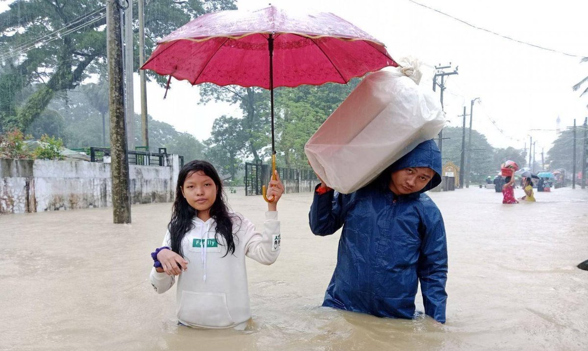 Heavy rainfall in Bago Township has caused flooding since Oct. 7, forcing residents to evacuate to monasteries and rescue centers. #WhatsHappeninginMyanmar #Bago 

Read more: english.dvb.no/moe-myints-mot…