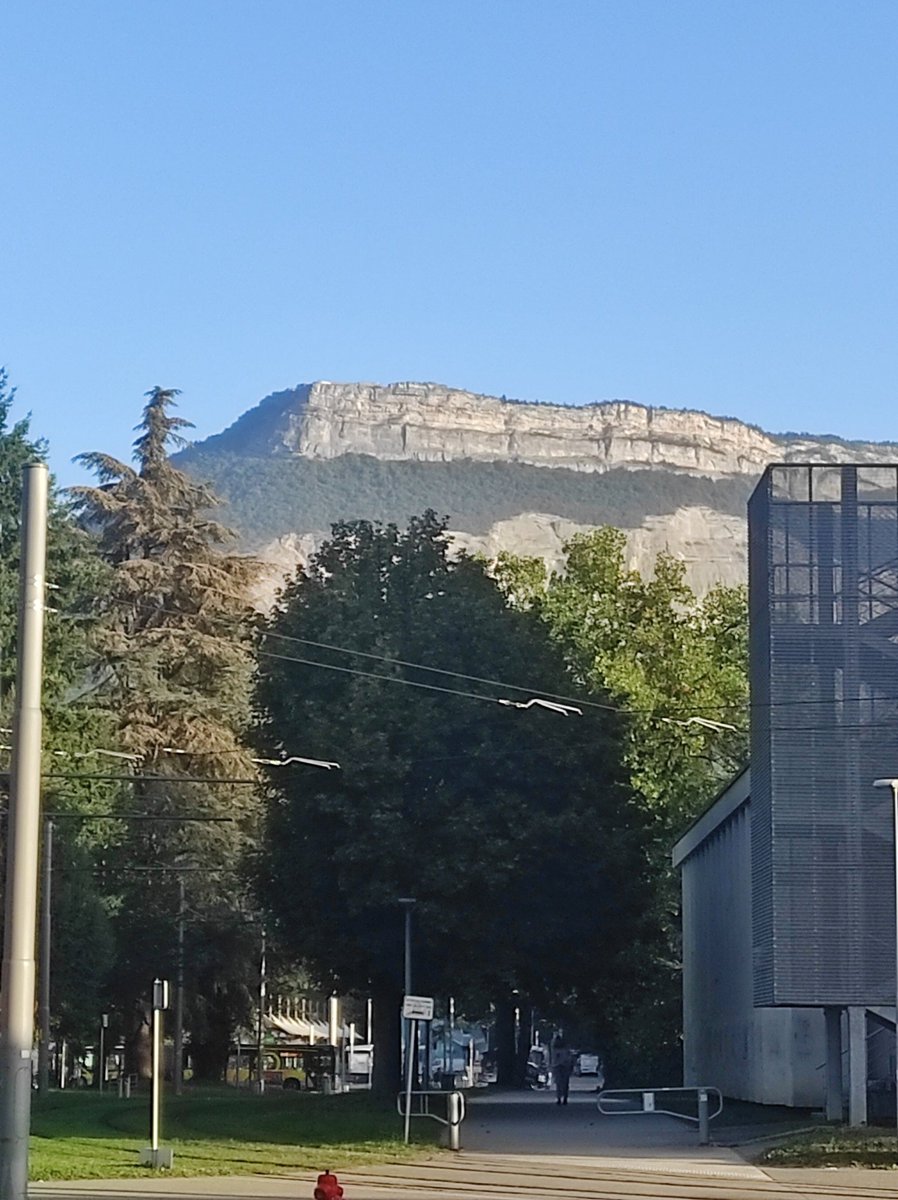 AlainFAYOLLE1's tweet photo. Ouverture #ClubU #SI #formation #vieEtudiant @Amue_Com @AssoCocktail @pcscol 
2j de travail trajectoire #formation et modélisation dans le #SI #apogee #pegase dans un paysage en pleine évolution
@SimonLarger @sup_recherche @FranceUniv @ADSI_FR @CSIESR https://t.co/HFjT5KbicL