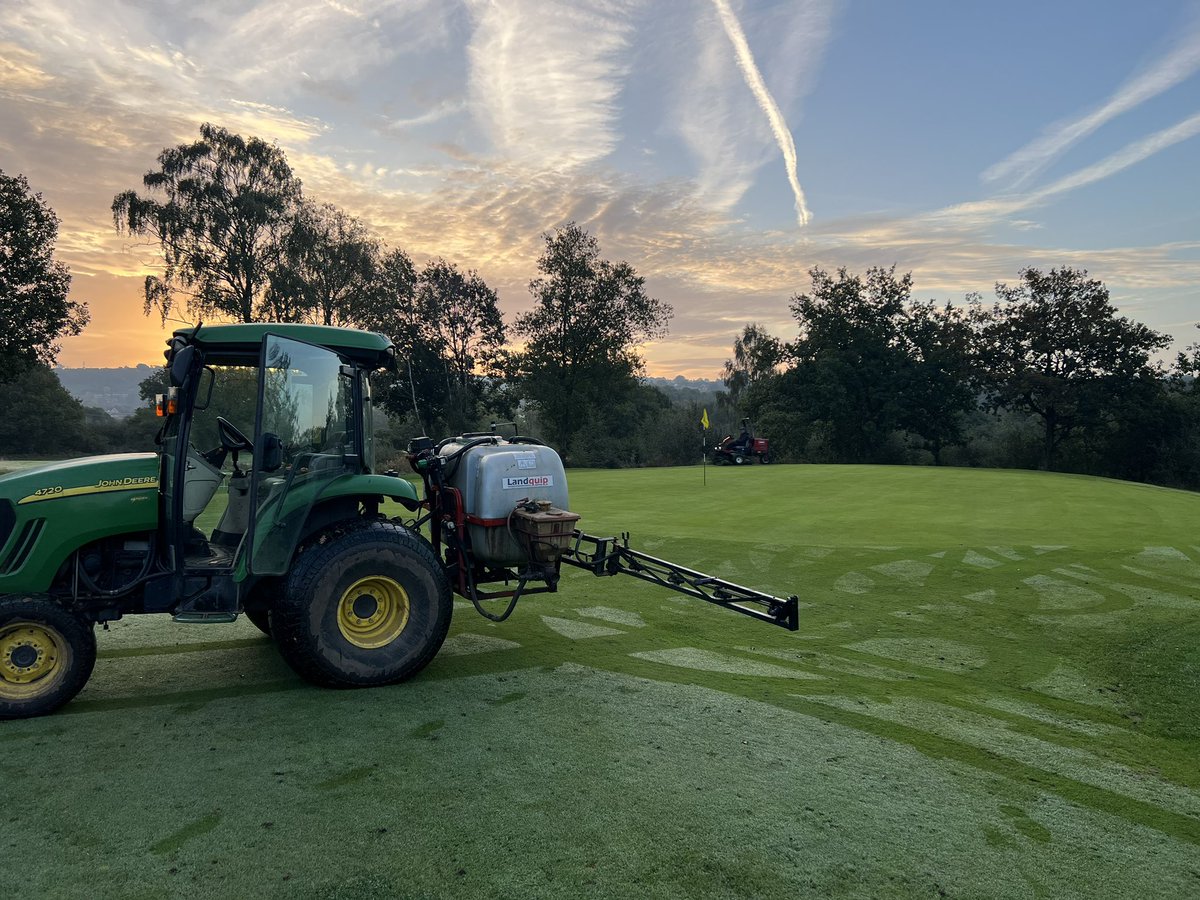 Out this morning spraying a compost tea brew on the greens @SymbioUK . We apply regular compost tea brews but this will also help with nurturing the new seedlings 👍@WaggyRob @PennGolfClub1