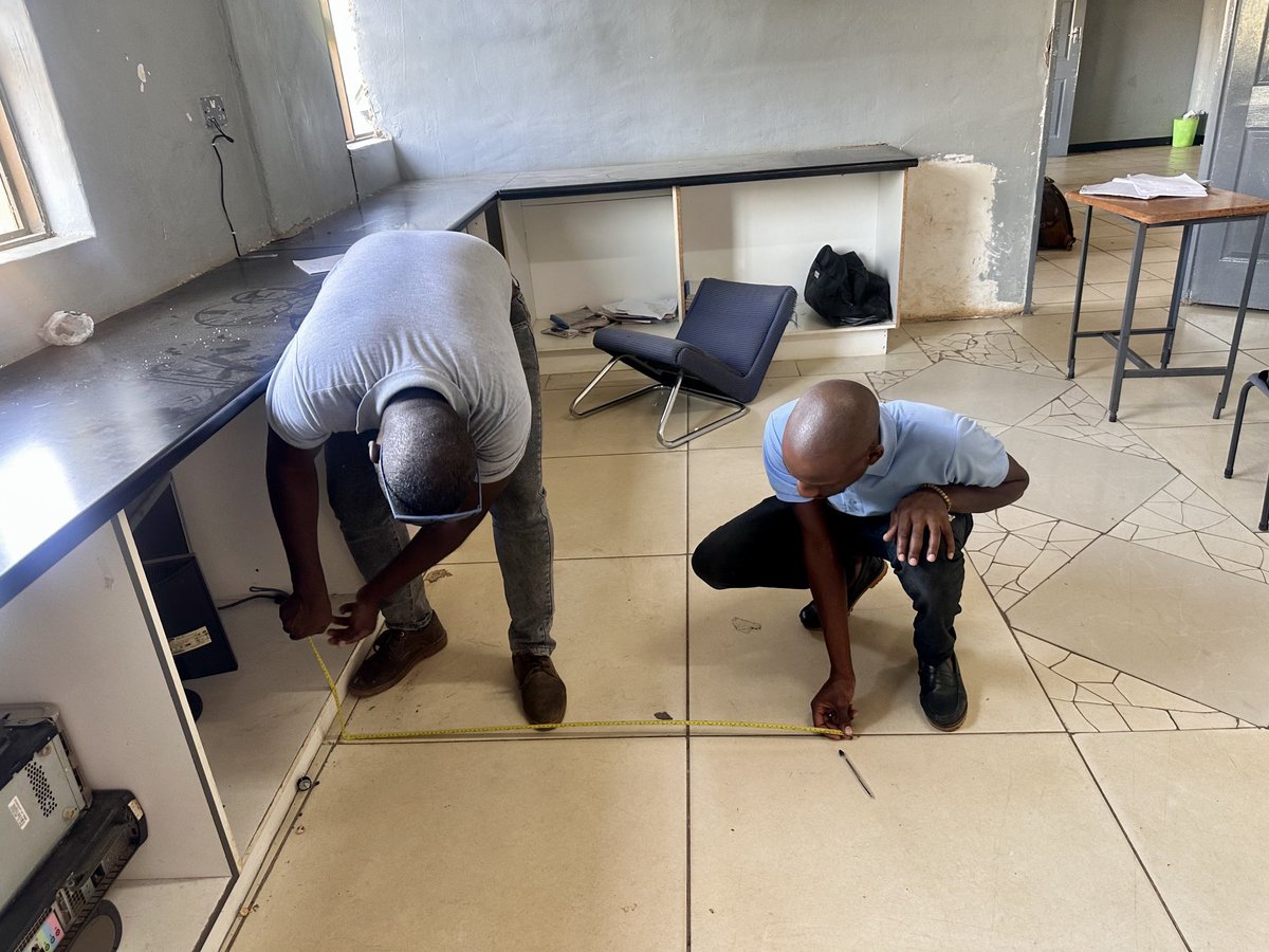 SiceloSTEMLADY's tweet photo. Working with schools to convert spaces into laboratories for a practical approach to teaching Science #STEMLady #STEMEducation #Education5.0 @MoPSEZim @mhtestd @USEmbZim @UNDPZimbabwe @UNICEFEducation https://t.co/7fHm2vqMhp