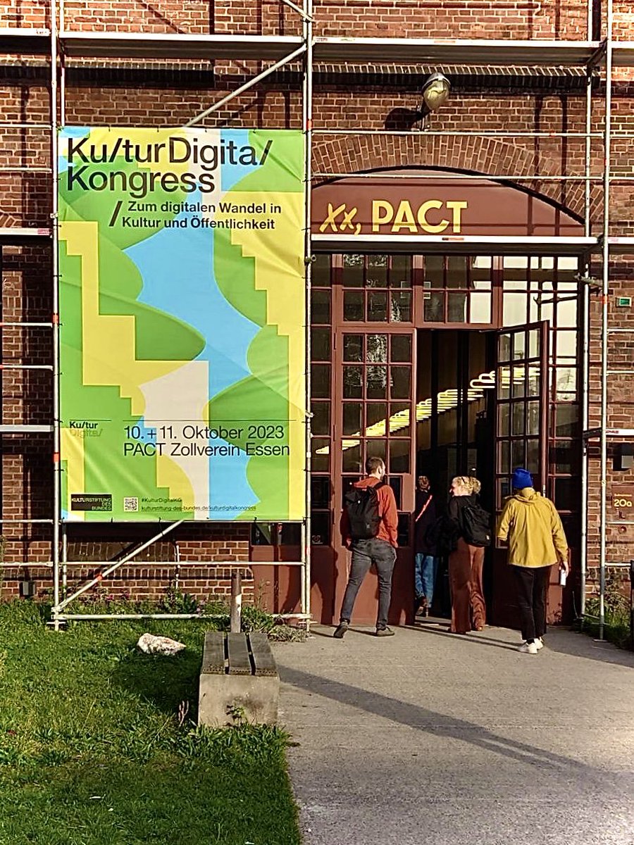 In wenigen Minuten startet unser #KulturDigitalKG! Wir blicken voller Vorfreude auf das heutige Programm, u. a. mit Input von Johanne Løgstrup, @rebamex, <a href="/quasimondo/">Mario Klingemann💧💦</a>; einem Panel zur Rolle von Kulturinstitutionen als Kontakt- und Konfliktzonen &amp; der KI-Performance "SystemFailed"!