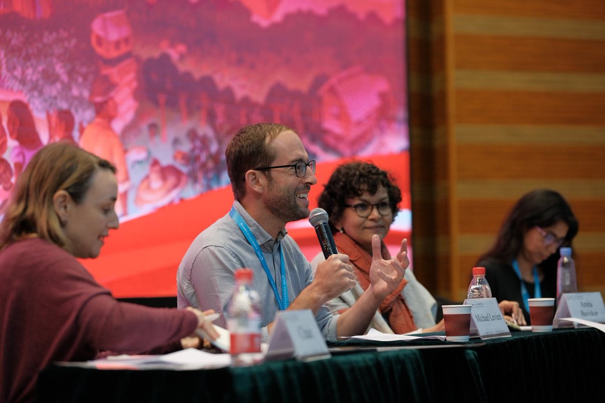 Peasant_Journal's tweet photo. Climate change and agrarian justice, with Mercedes Ejarque (@Casas_South) @mlevien Amita Baviskar and @lydafernanda
At #JPS50 https://t.co/HDl91n9c60