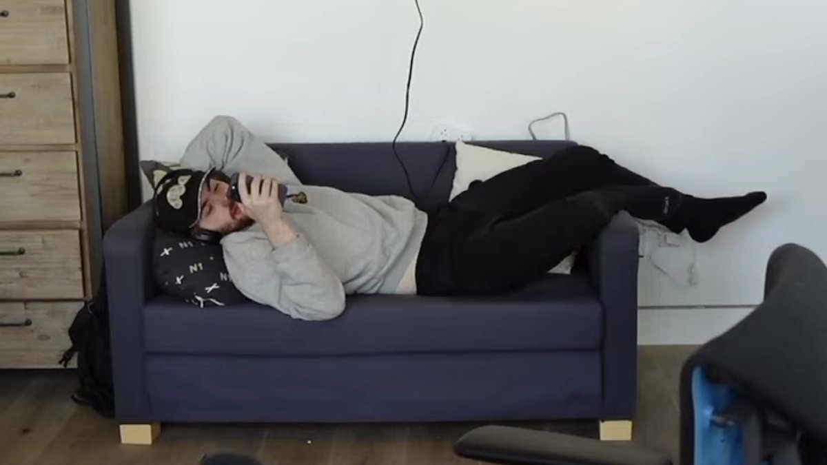 sapnaplive's tweet photo. the masculine urge to give sapnap the messiest sloppy toppy on that tiny ass couch built for stuart little 😮‍💨 https://t.co/5SGyJ2ATsP