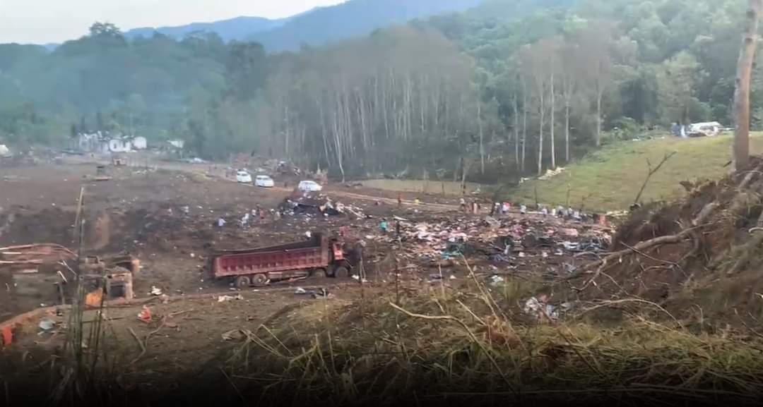 YwalKoe's tweet photo. #Myanmar army launched airstrikes on Mung Lau Hkyet IDP camp in Kachin State at midnight yesterday, at least 32 killed and 56 injured, mostly women and children.  Another act of war crime attacking on IDP at midnight.
#WhatsHappeningInMyanmar https://t.co/Wn4kGCziwP