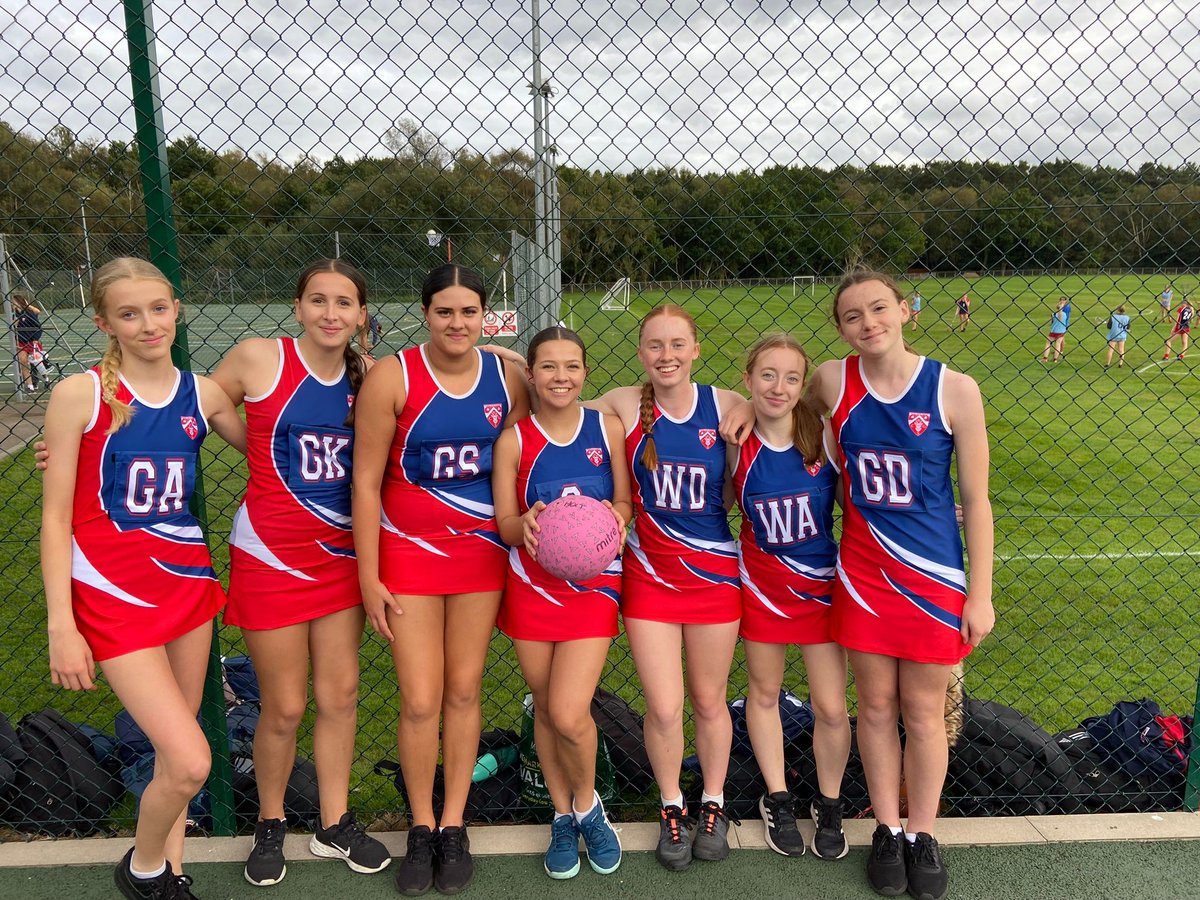 Last Thursday our #U15team won 7-5 in their first game of the season! The Year 11 Netball team in #SouthEastBerksnetballtournament, Bteam came 2nd and Ateam came 7th! @TheHoltPE Well done everyone!