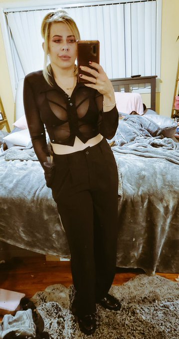 Let's all celebrate the fact I wore something other than workout clothes today. https://t.co/wjrIrcG<a href="/tag/portland"class="tags"><span>#portland</span></a><a href="/tag/pdx"class="tags"><span>#pdx</span></a>