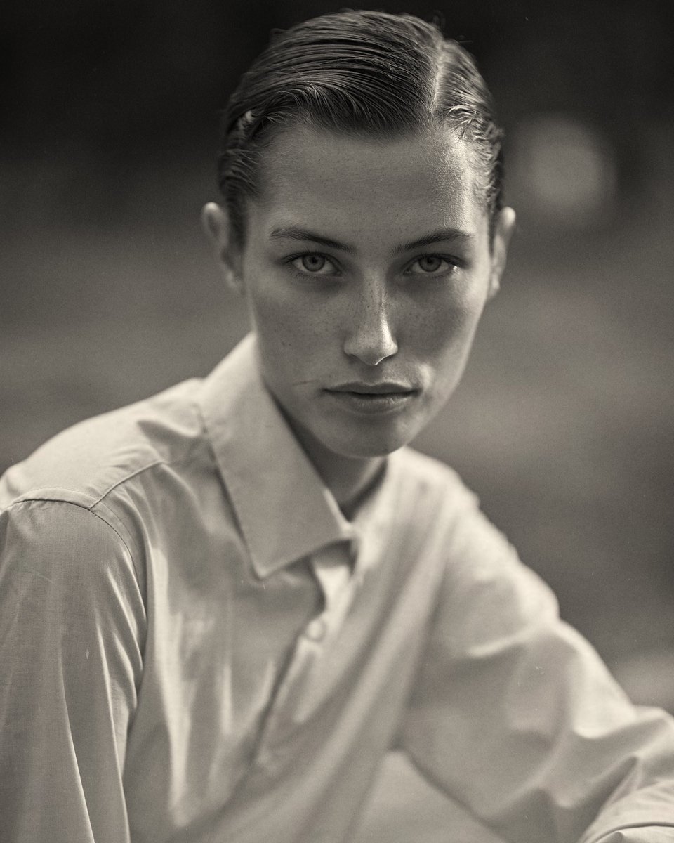 PACODICANTO's tweet photo. On her way #portrait #pacodicanto https://t.co/DxgCgm0OEH