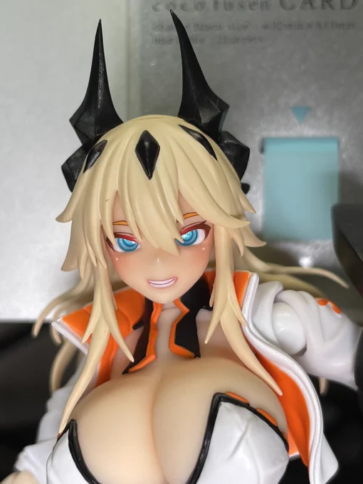 照明の位置とか光源変えるとまた色々変わるのなー。めだまやさんの紹介してたULANZIのライトでテスト。 