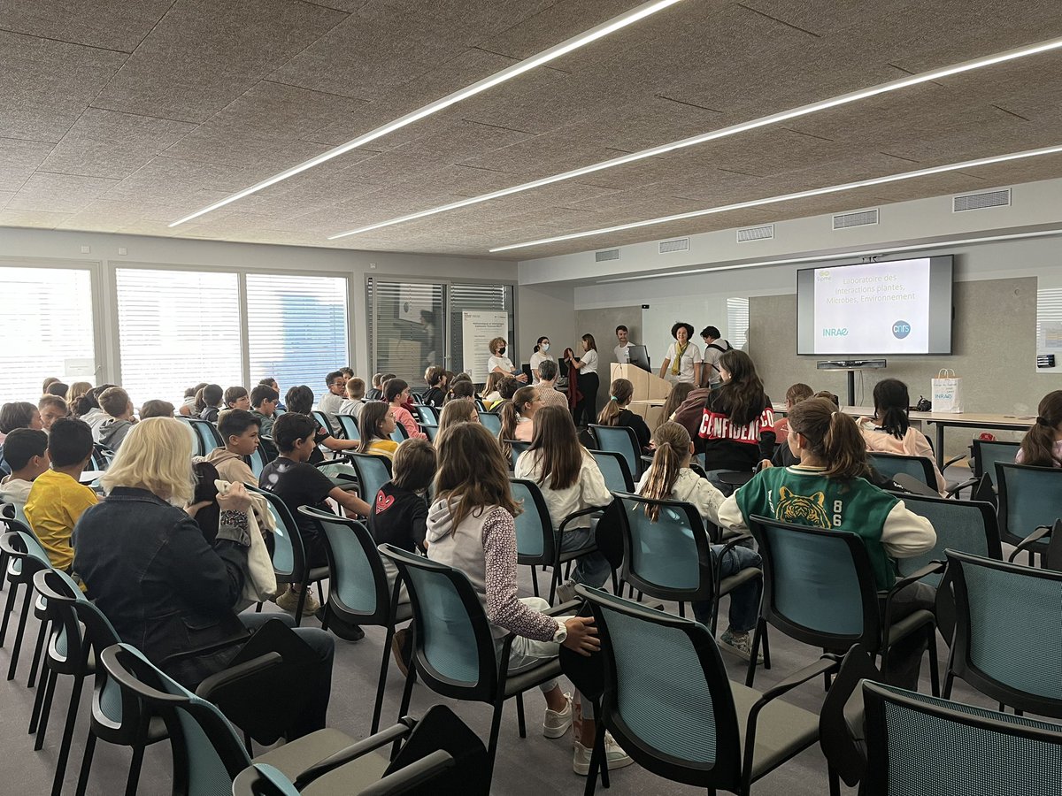 INRAE_Tlse's tweet photo. [#FDS2023] 🤩Ça y est, on est prêt à accueillir les 450 élèves sur nos 11 animations ‼️
Au programme : décryptage des bactéries, athlètes microscopiques, lapins, pollinisateurs, drones, tracteurs et bien d'autres encore 🦠🐇🐝🚜 https://t.co/XO2rifXq6u