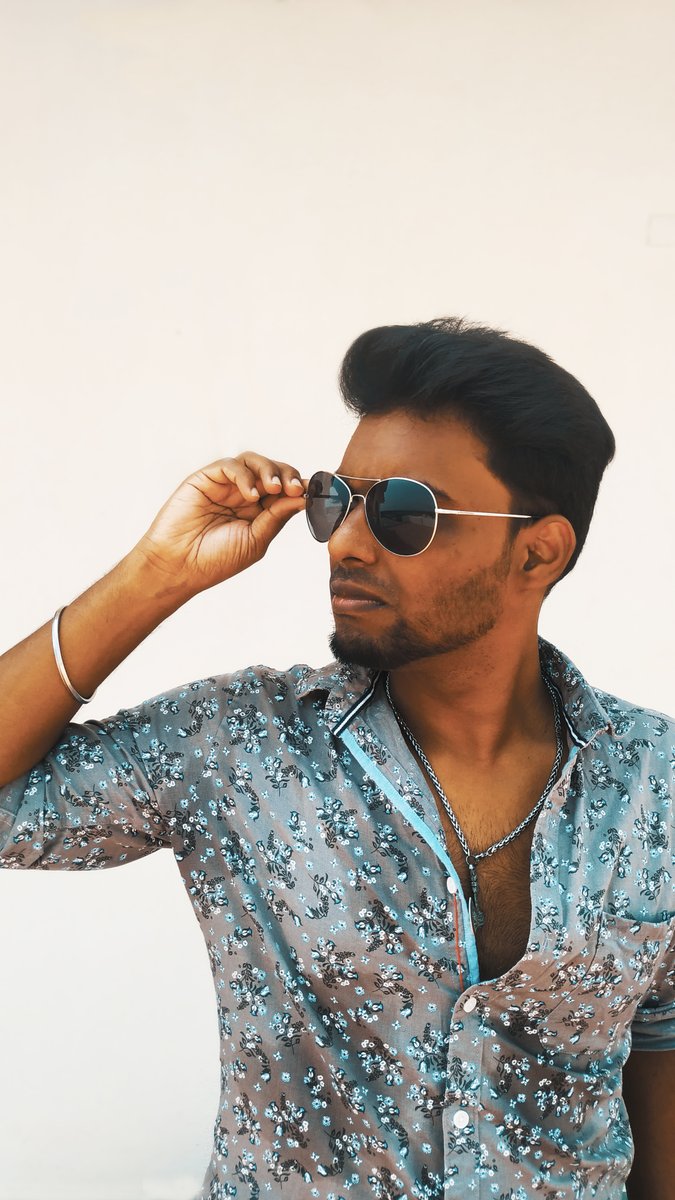Naresh_Film's tweet photo. Life is too short for bad vibes.

#BOYNEXTDOOR #selfie #SelfieSunday #photo  #instadaily #selfies #lifestyle #portrait #fun #selflove  #Smile #handsome #casual #love #smileUP #portraitphotography #picoftheday #happyday #beautiful #Clicks https://t.co/i0Dkw25TwQ