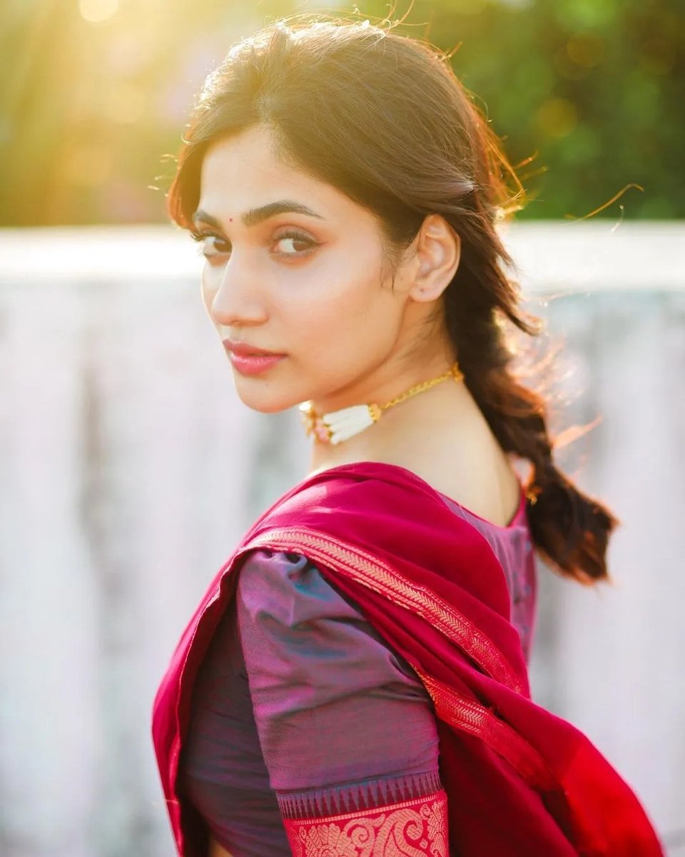 igtamil's tweet photo. #Losliya 😍😍

#IndiaGlitz #Tamilactress #TamilCinema #Kollywood #Actress #TamilCinema #Kollywood #actor #tamilactors https://t.co/bVfx6vsOGn
